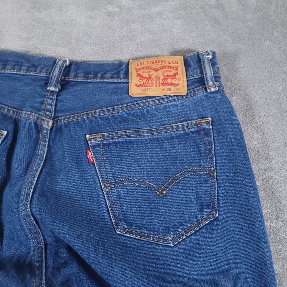 Levi's 501 Jeans Mens 36x30 (Fits 34x28) Blue Button Fly Straight Leg Denim - Picture 6 of 10
